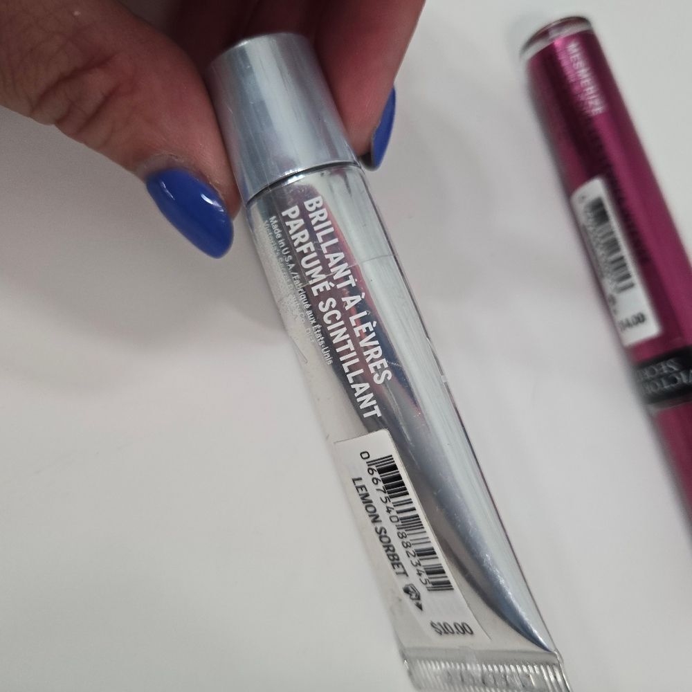 NWT bundle of Victoria's Secret lip gloss - Picture 10 of 10